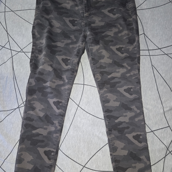 Arizona Jean Company Denim - Arizona Jean Company Stretchy Hi-Rise Women's Camo Skinny Jeans